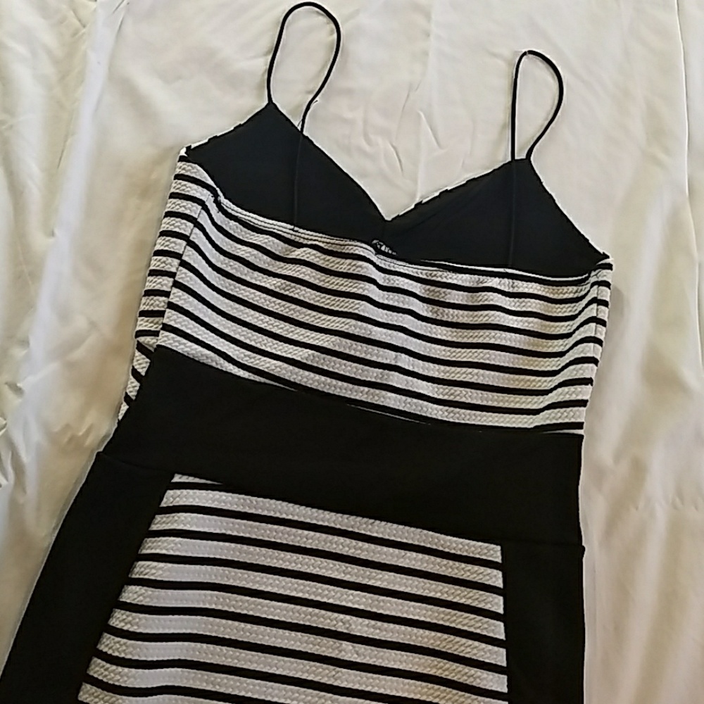 Dress - Picture 3 of 3